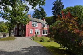 Torrdarach House Bed & Breakfast